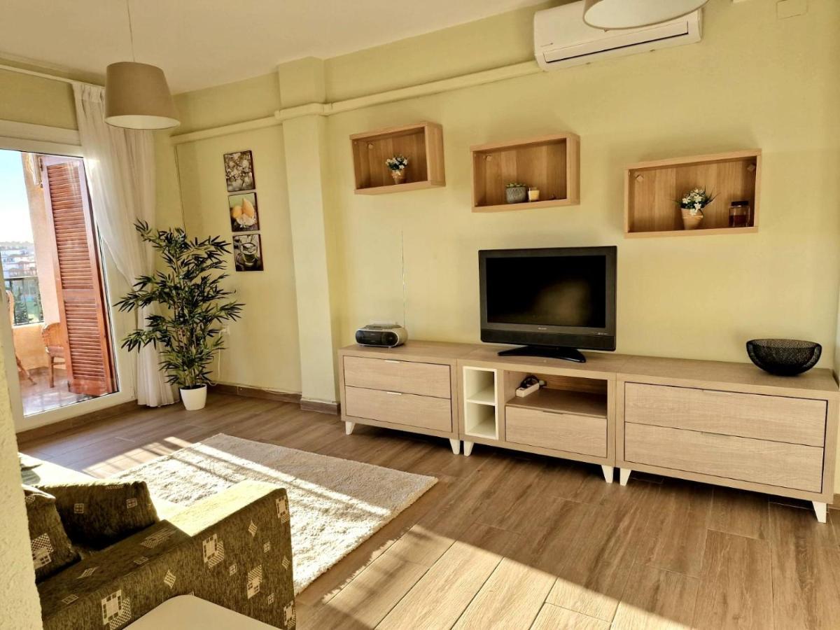 Cozy Apartment With Sea View Торевьиа Экстерьер фото