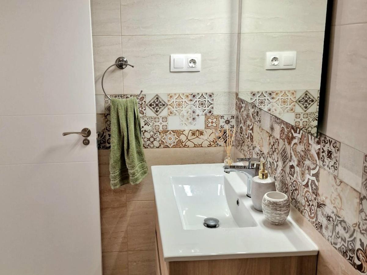 Cozy Apartment With Sea View Торевьиа Экстерьер фото